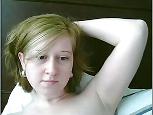 La fille Cody Love avec une silhouette magnifique et de gros seins film porno streaming dorcel en silicone enlève l'excès de lingerie et reste avec une chatte nue. Elle se caresse avec ses doigts puis sort un vibromasseur et le déplace dans sa chatte ...